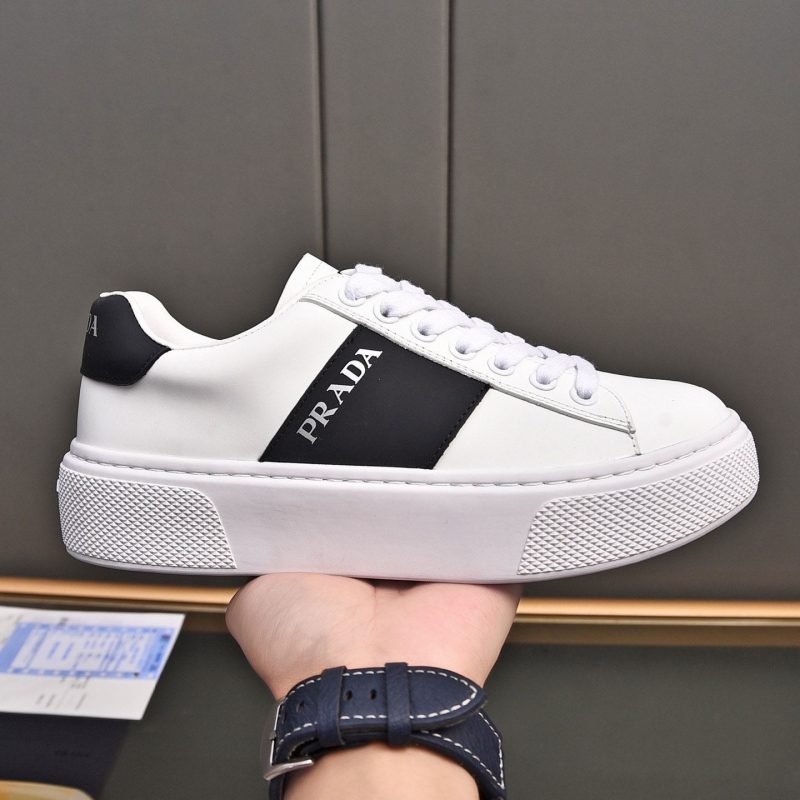 Pra*a casual shoes